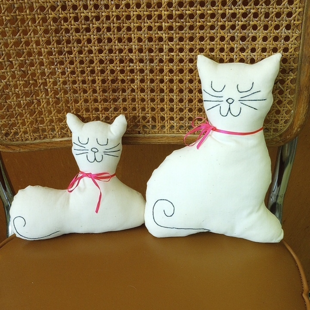 Set of 2 Handmade Stuffed Cream Cats, Black Embroidery, Mother & Kitten w/ Bows